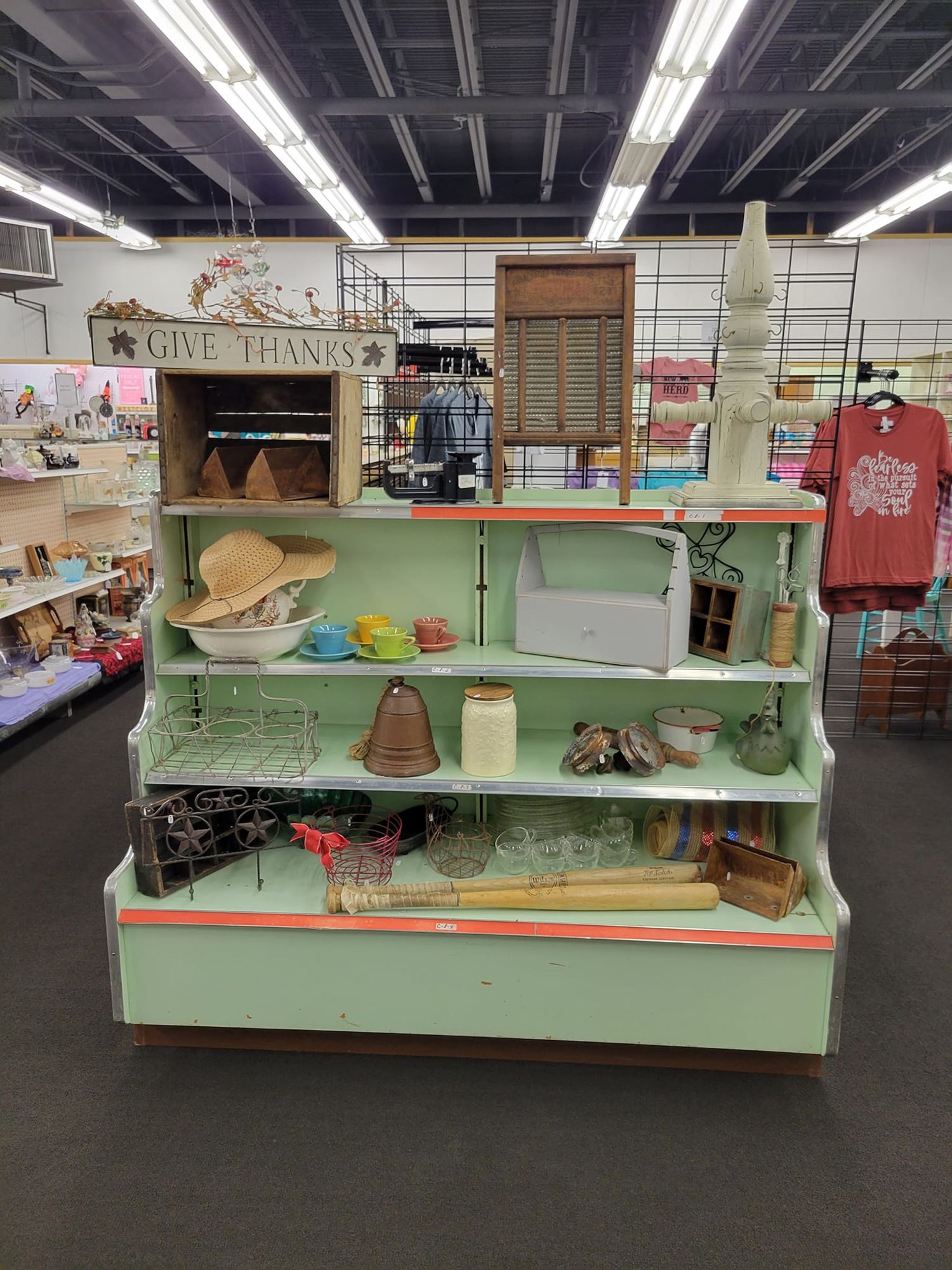 Dickinson, ND A2Z Crafts & Antiques