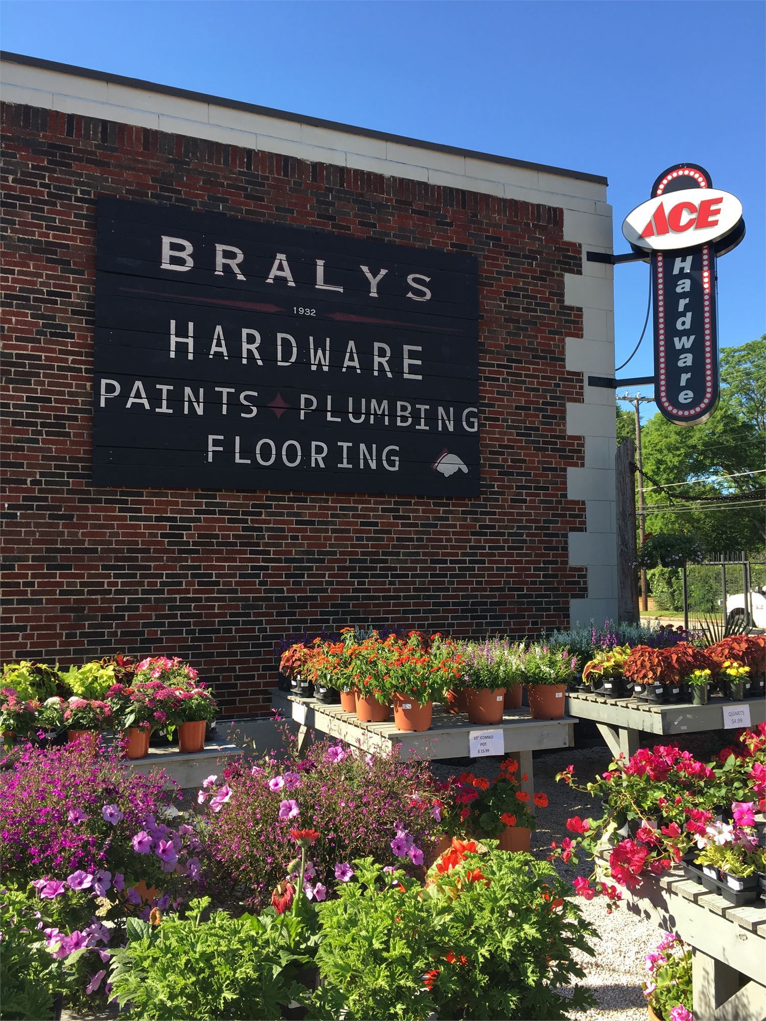 Ladies' Night Out at Bralys Ace Hardware