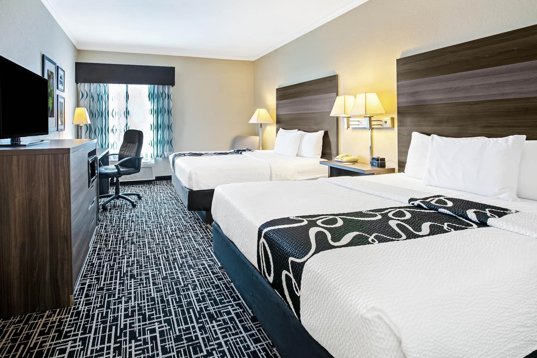 La Quinta Inn & Suites