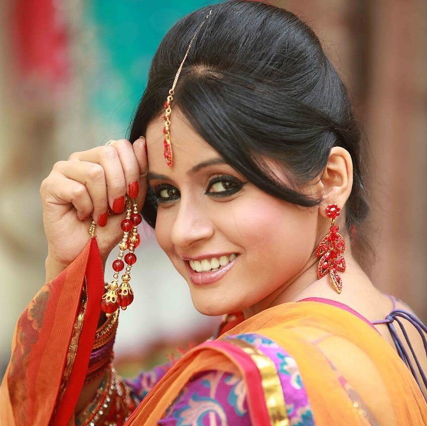 miss pooja marriage photos