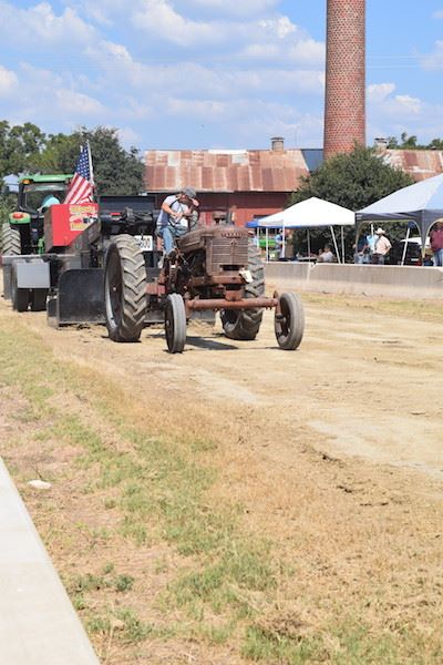 old tractor pulls