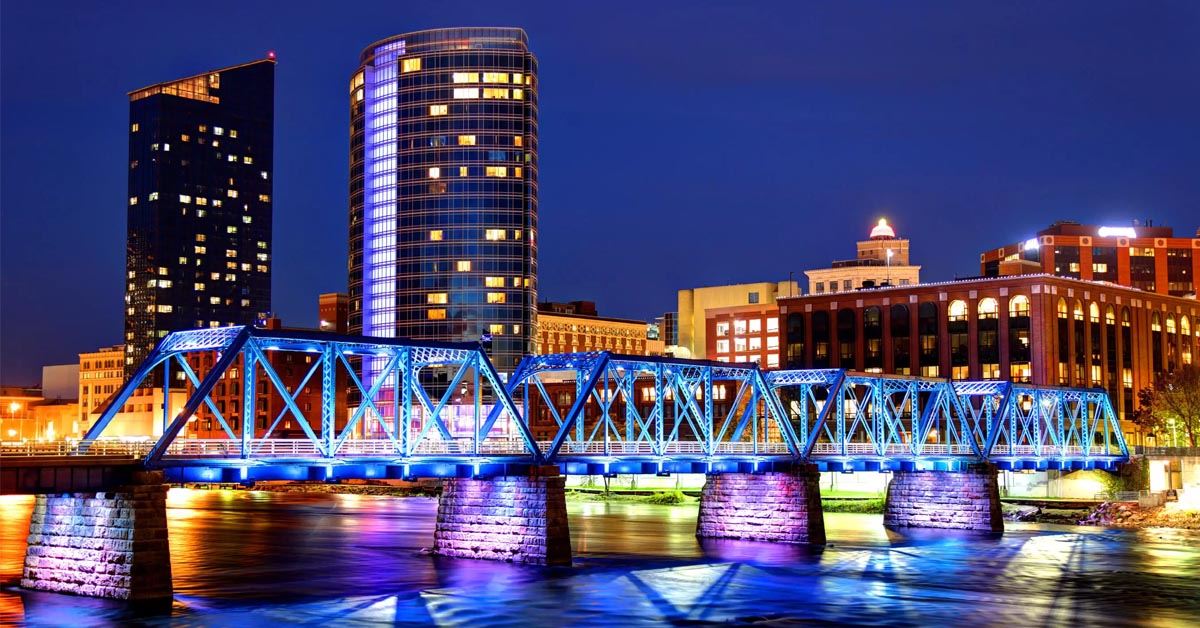 downtown grand rapids hotels near van andel arena