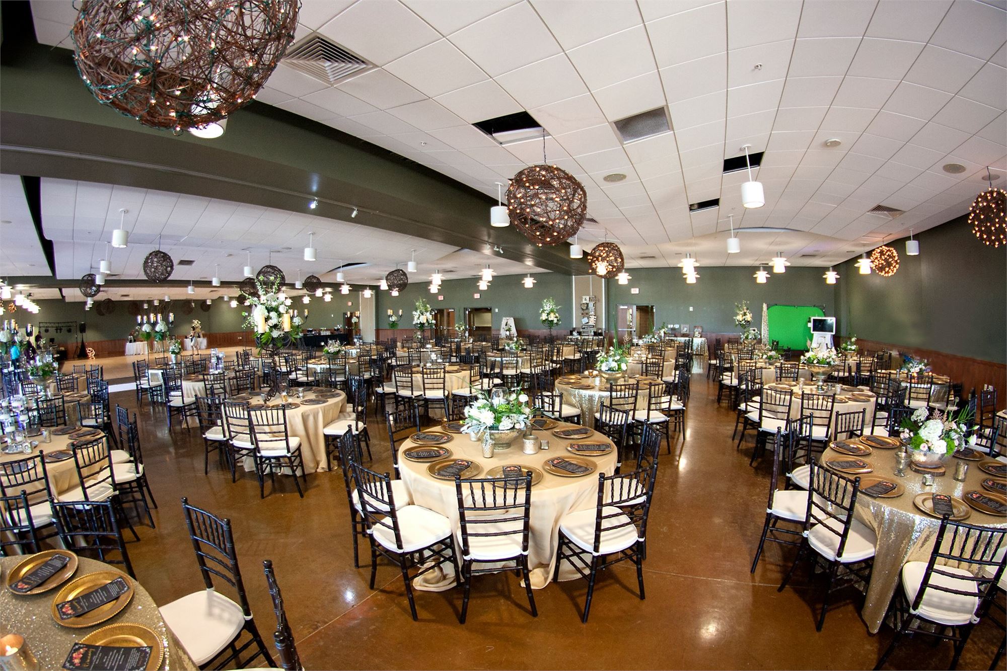 restaurant and banquet hall        <h3 class=