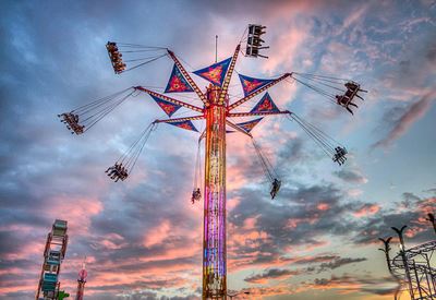 AMUSEMENT RIDES