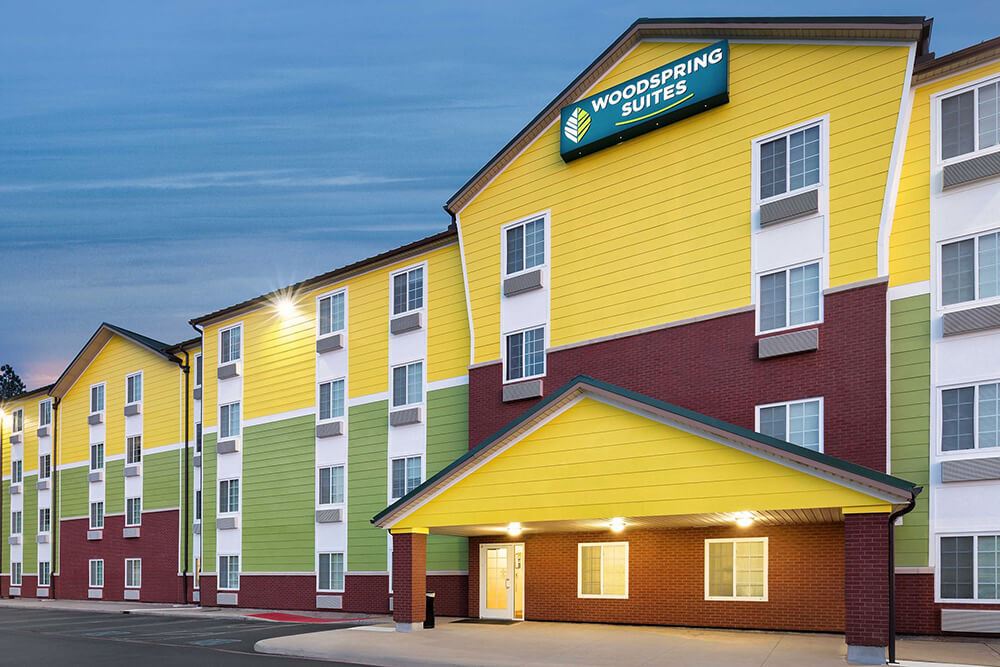 WoodSpring Suites