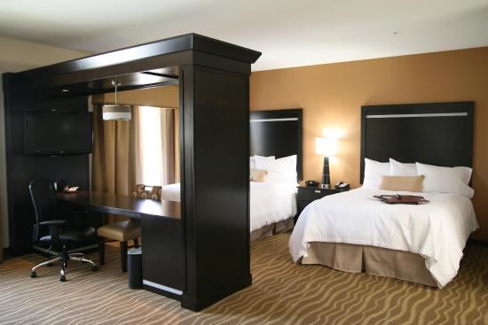 Hampton Inn & Suites