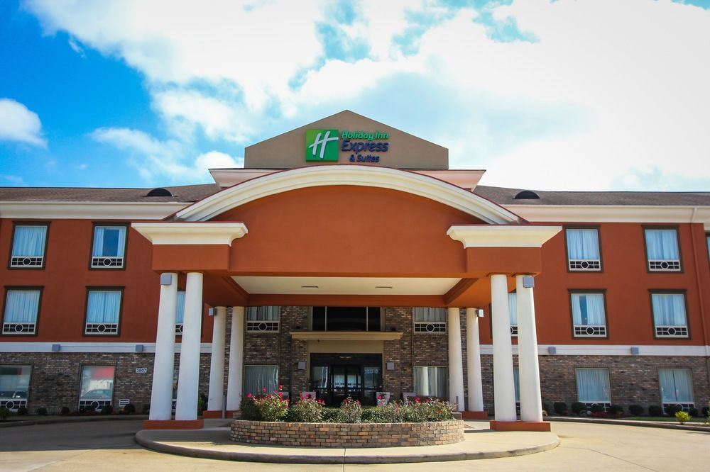 15% off<br>at Holiday Inn Express & Suites